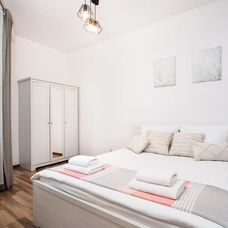 City Of The Kings-Camomile Apartment Krakow Ngoại thất bức ảnh
